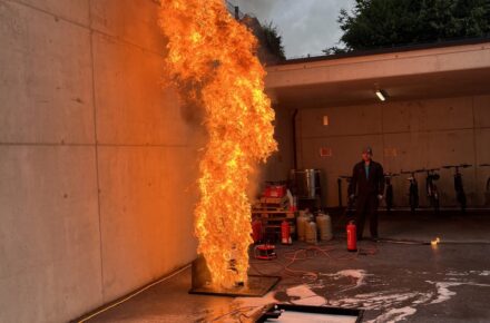 Feuerlöschübung im OptimaMed Rehabilitationszentrum für Kinder und Jugendliche Wiesing