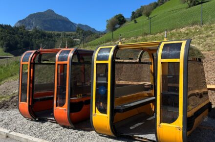 Originale Gondeln im OptimaMed Rehabilitationszentrum für Kinder und Jugendliche Wiesing